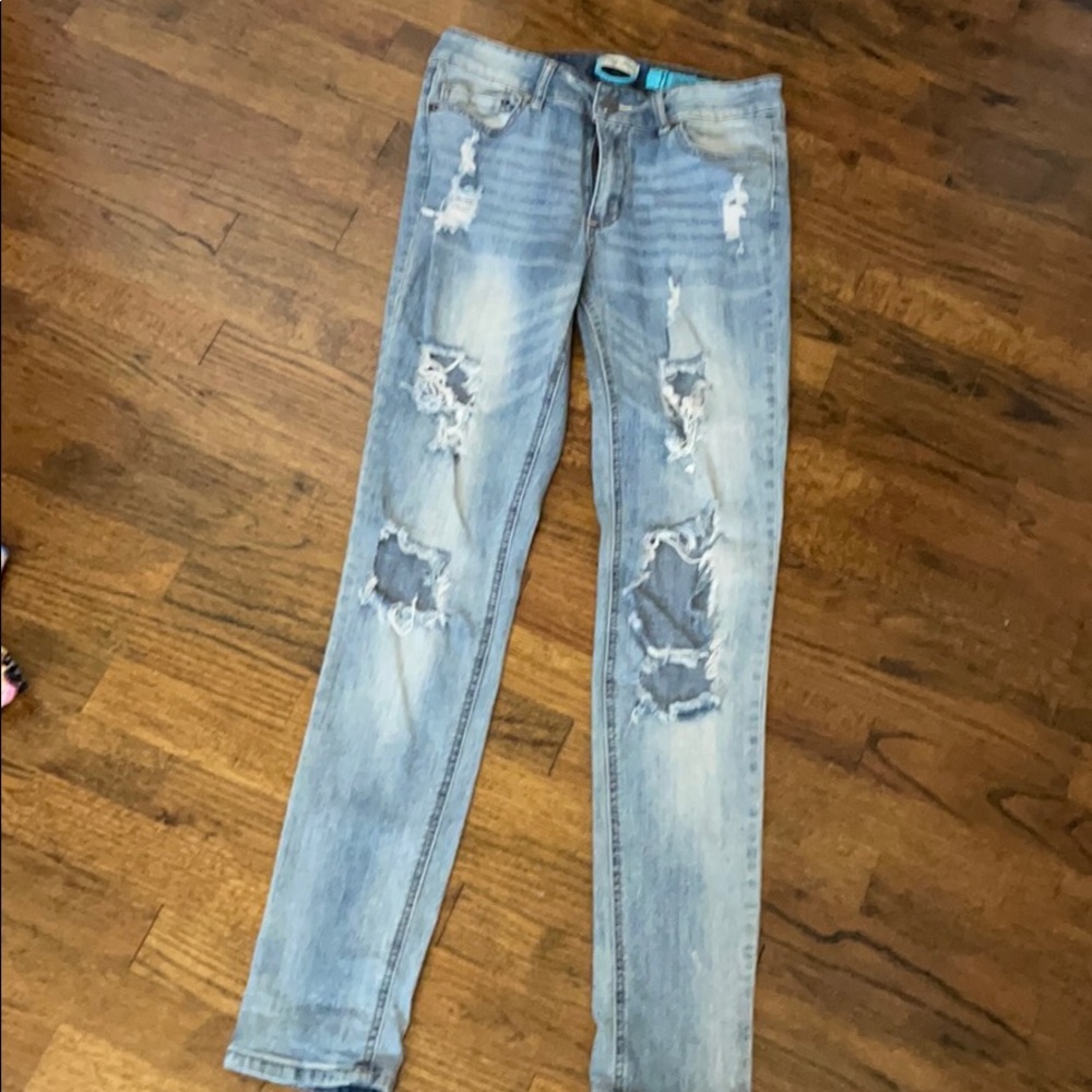 Ripped/Distressed Skinny Jeans